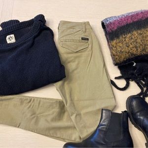 Sanctuary khaki cargo pants with Ankle Zip - Size 25 NWT